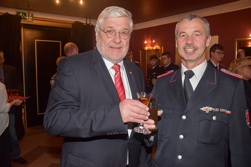 Rauschendes Fest mit Grünkohl und Bowlen
