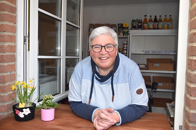 Frische Brötchen aus dem Fenster