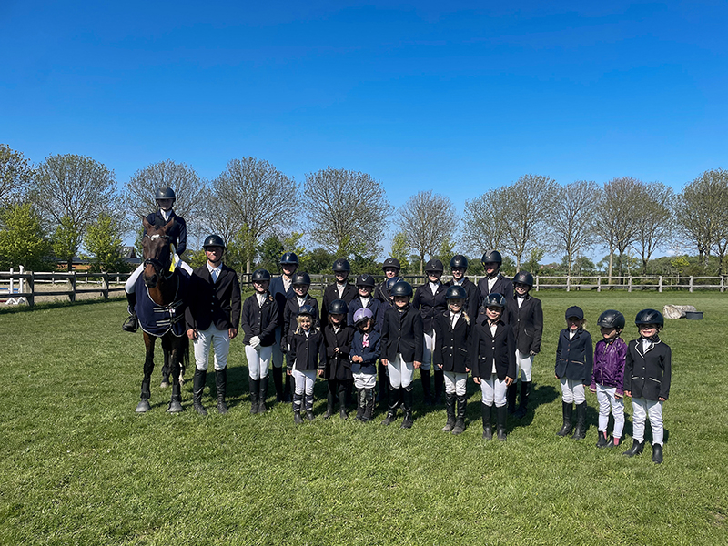 Vereinsmeisterschaft im Reiten im Pferdedorf Alkersum