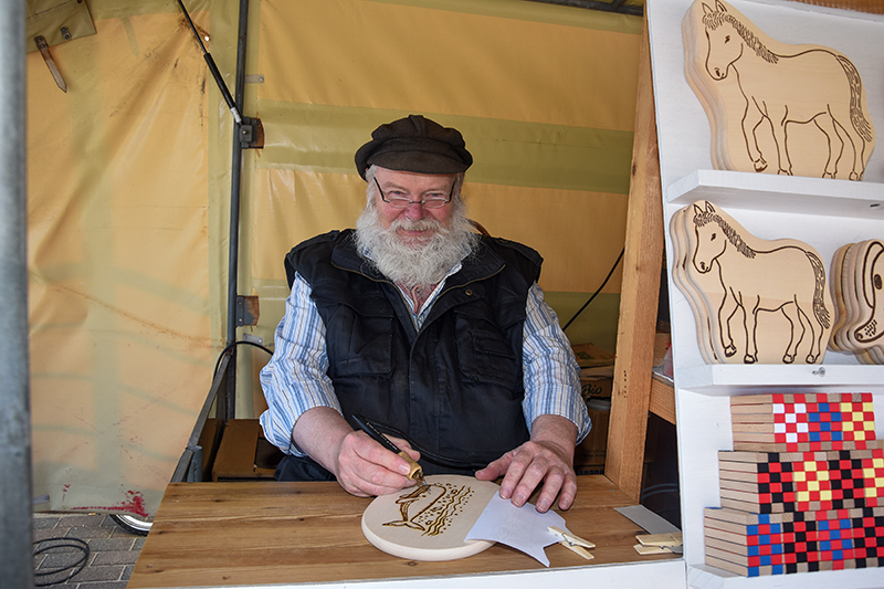 Holzschuh-Kalle, der erste Marktbeschicker vom Festland