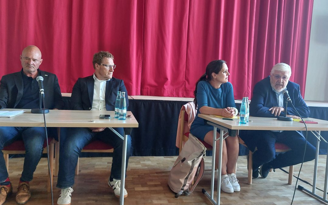 Öffentliche Podiumsdiskussion weckt großes Interesse